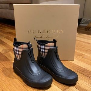 Burberry boots
